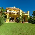 Golf In Marbella, Frontline Golfvilla In Rioreal Golf Марбелья