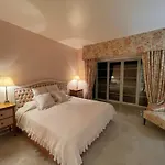 Вілла Golf In Marbella, Frontline Golfvilla In Rioreal Golf Марбелья