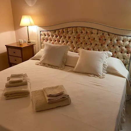 Vila Golf In Marbella, Frontline Golfvilla In Rioreal Golf *