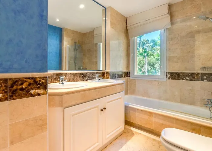 Golf In Marbella, Frontline Golfvilla In Rioreal Golf *