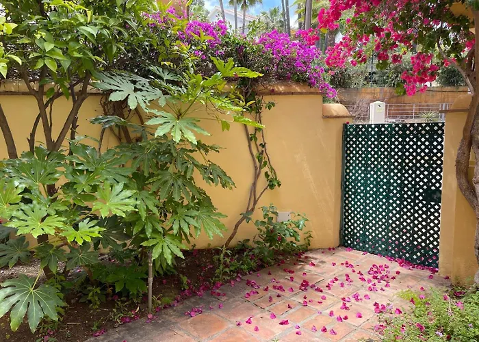 Golf In Marbella, Frontline Golfvilla In Rioreal Golf Villa Marbella