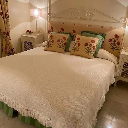 Вилла Golf In Marbella, Frontline Golfvilla In Rioreal Golf