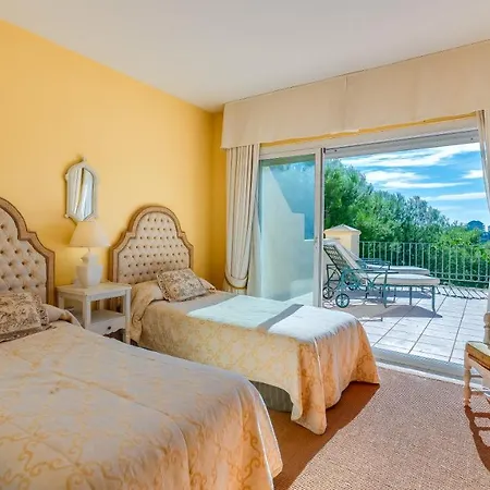 Golf In Marbella, Frontline Golfvilla In Rioreal Golf