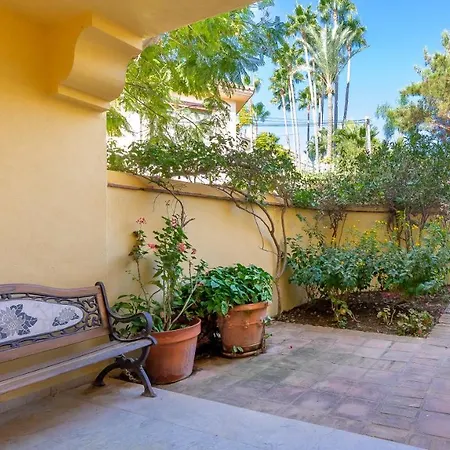 Villa Golf In Marbella, Frontline Golfvilla In Rioreal Golf *