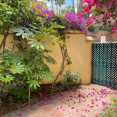 Golf In Marbella, Frontline Golfvilla In Rioreal Golf Вилла Марбелья