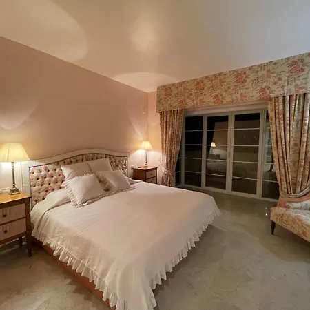 Villa Golf In Marbella, Frontline Golfvilla In Rioreal Golf Marbella