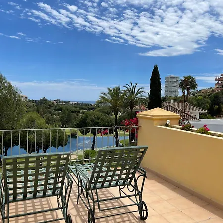 Vila Golf In Marbella, Frontline Golfvilla In Rioreal Golf