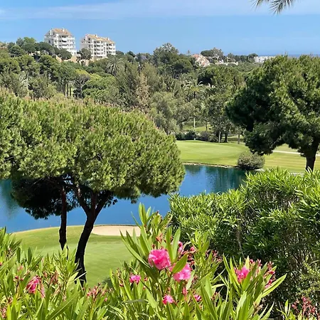 Vila Golf In Marbella, Frontline Golfvilla In Rioreal Golf