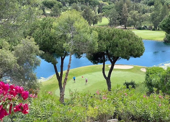 Vila Golf In Marbella, Frontline Golfvilla In Rioreal Golf *