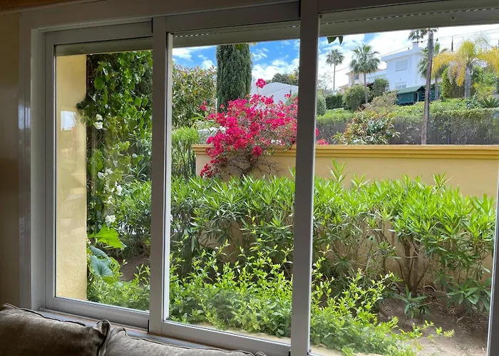 Vila Golf In Marbella, Frontline Golfvilla In Rioreal Golf Marbella